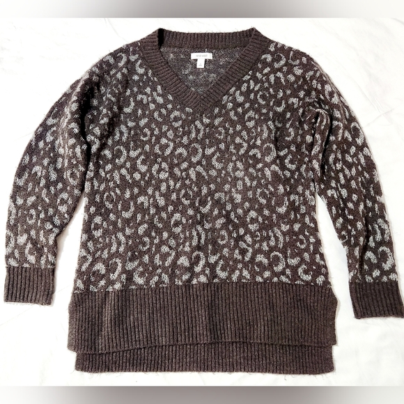 Nine West Sweaters - Nine West Animal Print V-Neck Sweater Womens Size S